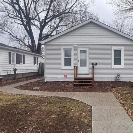 Rent this 3 bed house on 3845 Noble Avenue North in Robbinsdale, MN 55422