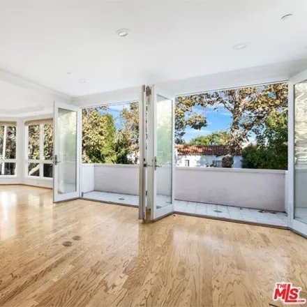 Image 6 - 109 North Almont Drive, Beverly Hills, CA 90211, USA - Condo for sale