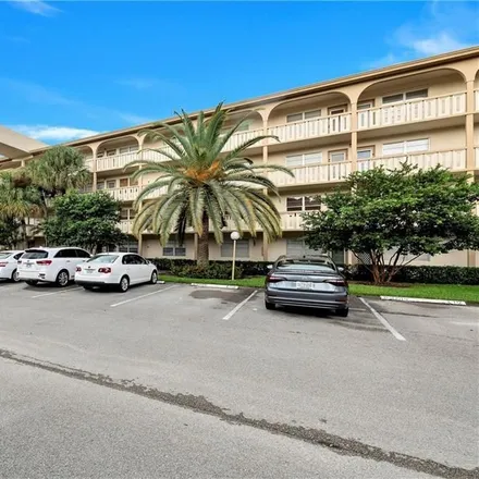 Buy this 2 bed condo on 2399 Lucaya Lane in Coconut Creek, FL 33066