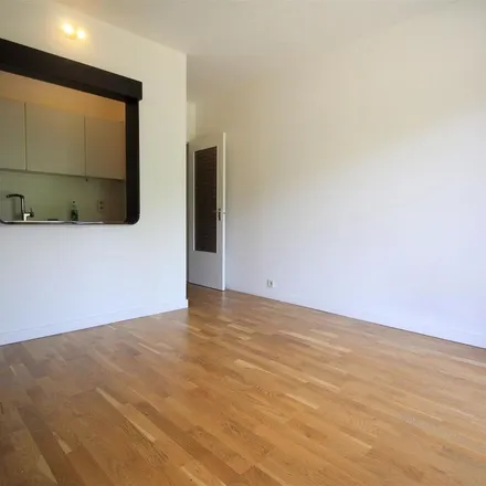 Rent this 1 bed apartment on Avenue Gilbert Mullie - Gilbert Mullielaan 32 in 1200 Woluwe-Saint-Lambert - Sint-Lambrechts-Woluwe, Belgium