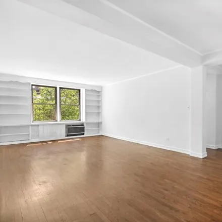 Image 1 - 64 East 94th Street, New York, NY 10128, USA - Apartment for sale