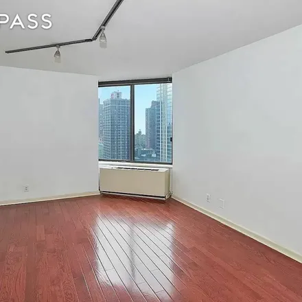 Image 1 - Waterford Condominiums, 300 East 93rd Street, New York, NY 10128, USA - Apartment for rent