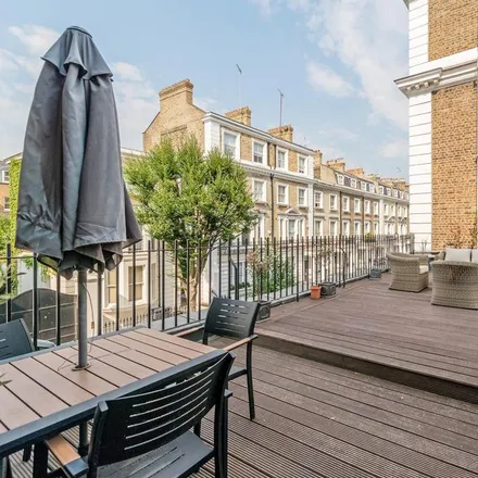 Rent this 3 bed apartment on 6 Neville Street in London, SW7 3AR