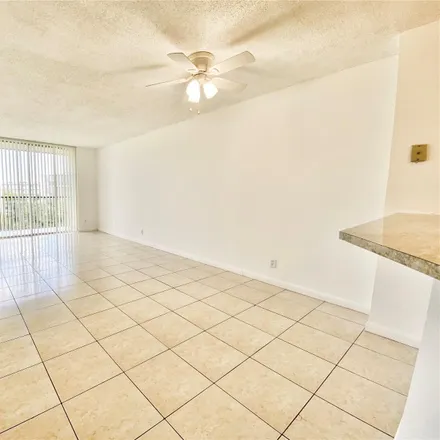 Image 6 - 8751 Miramar Parkway, Miramar, FL 33025, USA - Condo for rent