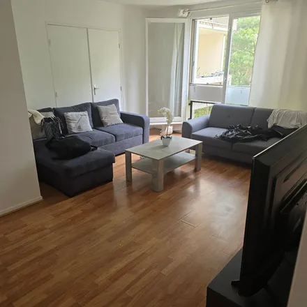 Rent this 5 bed apartment on 159 Rue Emile Zola in 92600 Asnières-sur-Seine, France