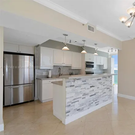 Image 3 - Green Diamond Condominium, 4775 Collins Avenue, Miami Beach, FL 33140, USA - Condo for rent