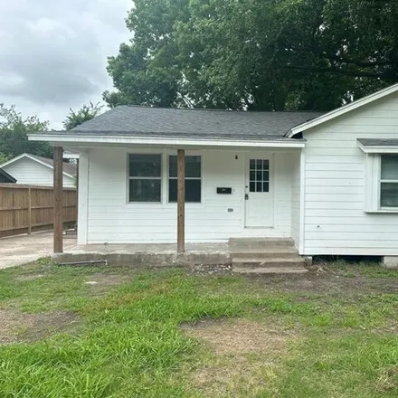 Rent this 3 bed house on 843 Old Angleton Road in Clute, TX 77531