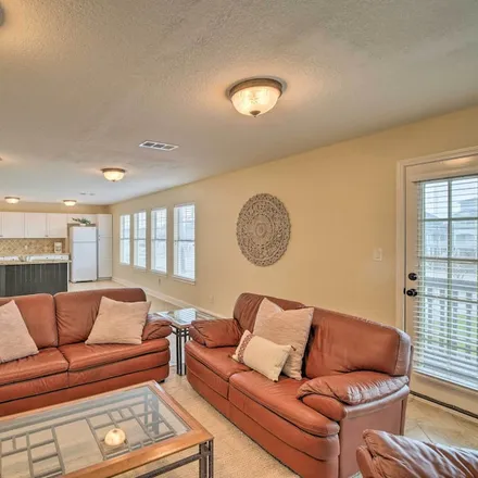 Rent this 3 bed apartment on Kemah