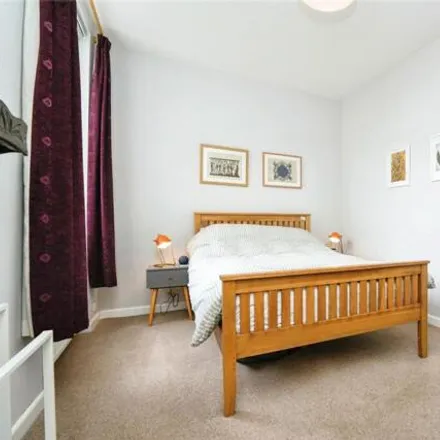 Image 7 - Abbots Lee, Priory Walk, Cheltenham, GL52 6DU, United Kingdom - Apartment for sale