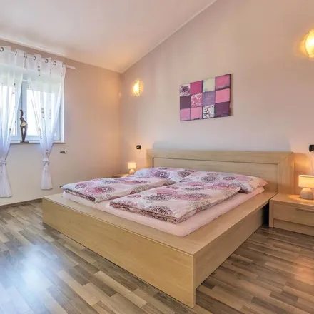 Rent this 3 bed duplex on 52216 Galižana