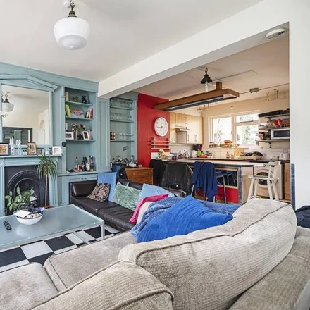 Rent this 3 bed house on 48 Lindley Street in London, E1 3AU