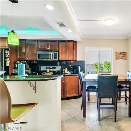 Image 3 - Towers Condominiums, 2366 East Mall Drive, Fort Myers, FL 33901, USA - Condo for sale