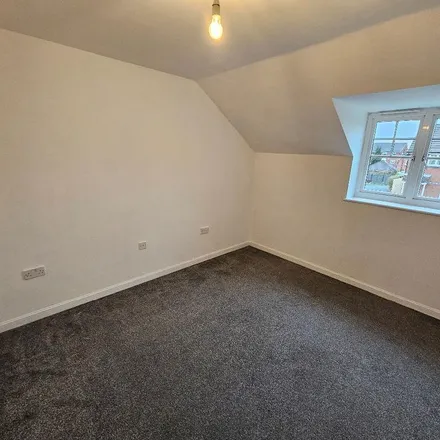 Image 7 - Dixon Green Drive, Farnworth, BL4 7EQ, United Kingdom - House for rent