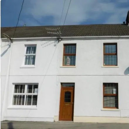 Rent this 3 bed townhouse on unnamed road in Ton-Mawr, SA12 9UX