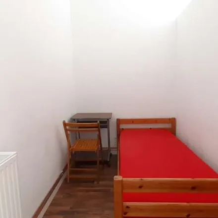 Rent this 3 bed apartment on Göschlgasse 8 in 1030 Vienna, Austria