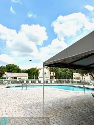 Image 4 - 2097 Maplewood Drive, Coral Springs, FL 33071, USA - House for sale