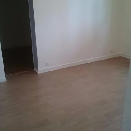Rent this 4 bed apartment on Rue Charles Corbeau in 27000 Évreux, France
