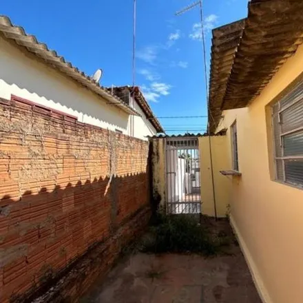 Rent this 2 bed house on E. E. Prof. Antonio de Baptista in Avenida Washington Luiz, Marília
