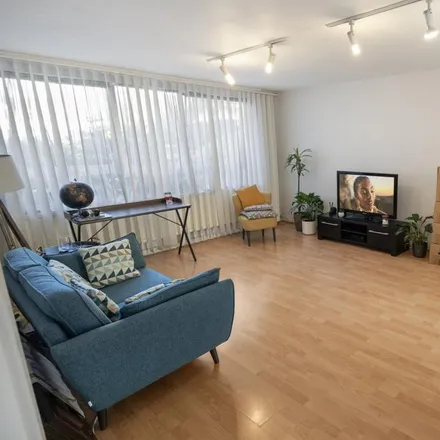 Image 1 - High Mount, Station Road, The Hyde, London, NW4 4PW, United Kingdom - Apartment for rent
