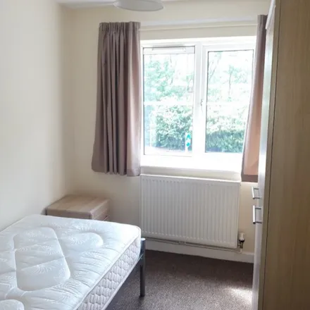 Rent this 2 bed apartment on Broad Lanes / Broadmoor Rd in Broad Lanes, Bilston