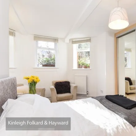 Image 2 - Midhurst Court, Haslemere Road, London, N8 9RB, United Kingdom - Apartment for rent