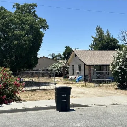 Buy this 2 bed house on 802 E Main St in San Jacinto, California