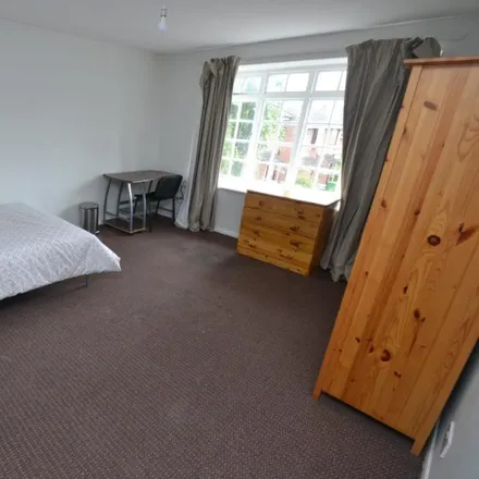 Image 2 - 11 Clinton Court, Nottingham, NG1 4DS, United Kingdom - House for rent