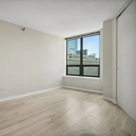 Image 8 - West Kinzie Street, Chicago, IL 60654, USA - Condo for rent