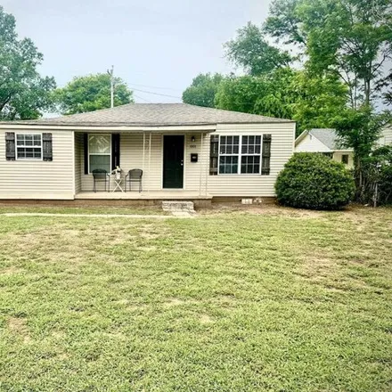 Buy this 3 bed house on 463 East Tunstall Street in Tuscumbia, Colbert County