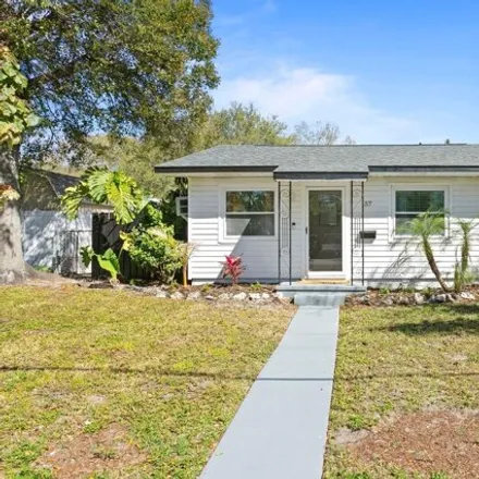 Image 1 - 165 Southwest Lincoln Circle North, Saint Petersburg, FL 33703, USA - House for sale