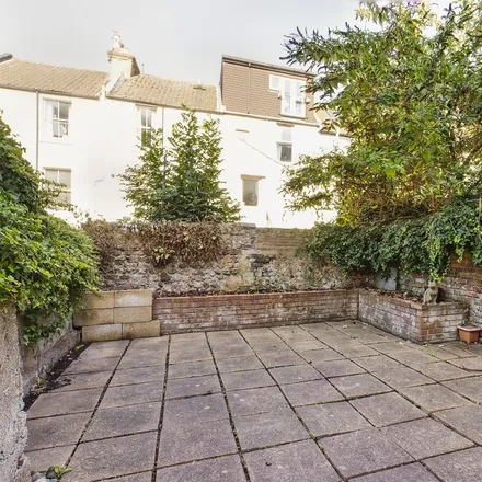 Rent this 3 bed apartment on Argyle Road (Zone J) in Argyle Road, Brighton