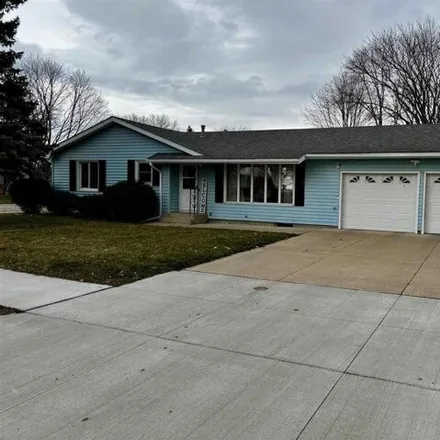 Buy this 4 bed house on 21 East Spors Street in Le Center, Le Sueur County