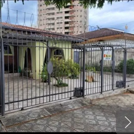 Rent this 4 bed house on Rua Síria in Jardim das Nações, Taubaté - SP