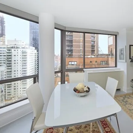 Image 4 - 300 East 64th Street, New York, NY 10065, USA - Condo for sale