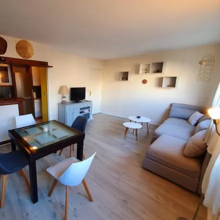 Rent this 2 bed apartment on Résidence Aquitaine in Passage Aquitaine, 92100 Boulogne-Billancourt