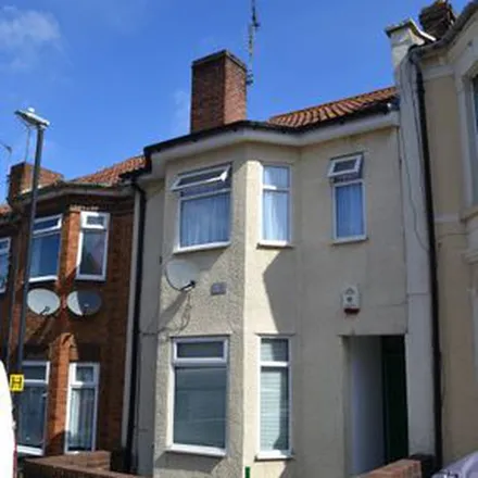 Rent this 4 bed townhouse on 16 Eve Road in Bristol, BS5 0JX
