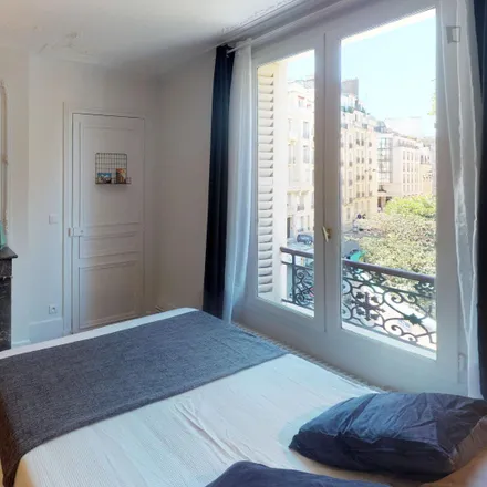 Image 2 - 13 Rue Washington, 75008 Paris, France - Room for rent