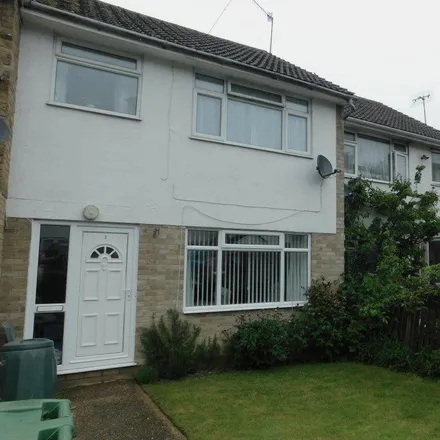 Rent this 3 bed townhouse on Brookland Close in St Leonards, TN34 2DF