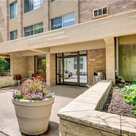 Image 2 - Mount Curve Condominiums, 1770 Bryant Avenue South, Minneapolis, MN 55403, USA - Condo for sale