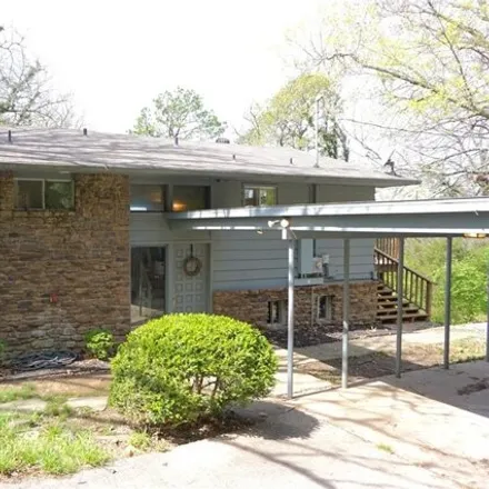 Buy this 4 bed house on 721 N Ashwood Ave in Fayetteville, Arkansas