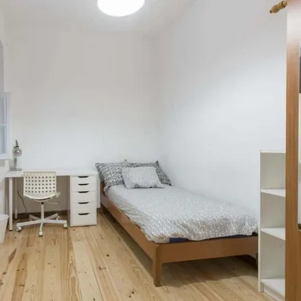 Rent this 6 bed room on Pastelaria Bélgica in Rua Filipe da Mata 1, 1600-021 Lisbon
