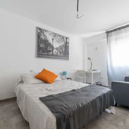 Rent this 4 bed apartment on Carrer de l'Arquitecte Tolsà in 16, 46019 Valencia