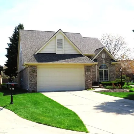 Buy this 3 bed condo on 52643 Paint Creek Drive in Macomb Township, MI 48042