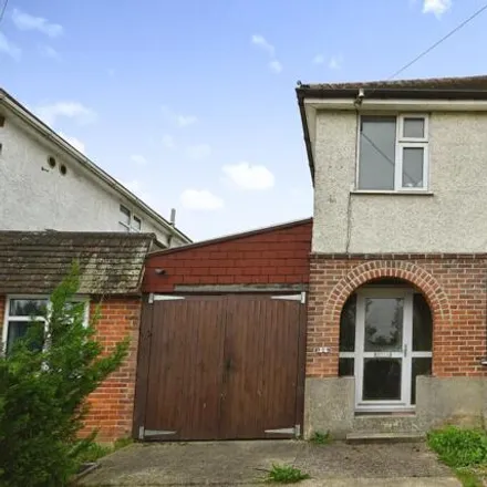 Buy this 3 bed duplex on 919 Oxford Road in Reading, RG30 6TP
