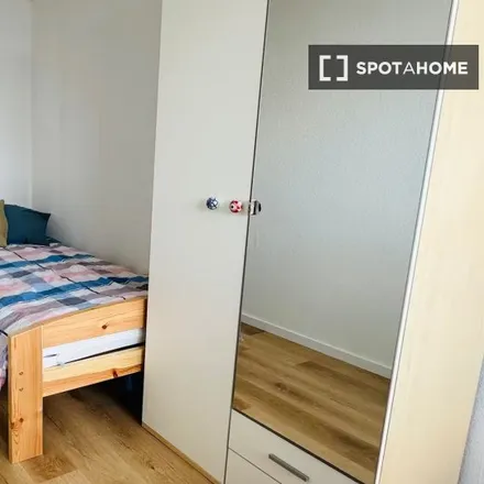 Rent this 4 bed room on Camberger Straße 24 in 51105 Cologne, Germany