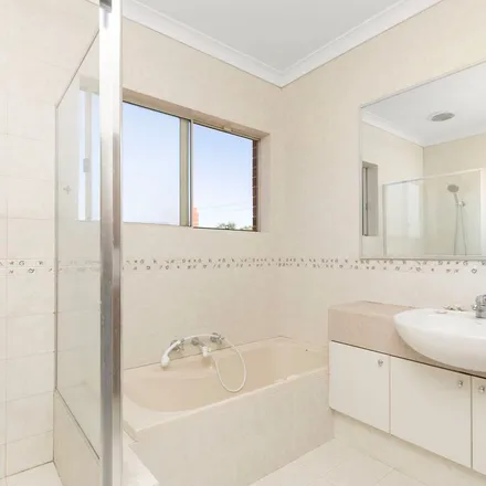 Image 1 - Morris Mundy Reserve, Dyson Street, Kensington WA 6151, Australia - Apartment for rent