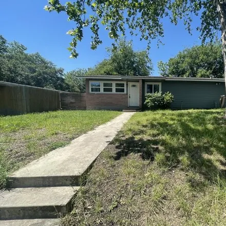 Rent this 4 bed house on 516 Wayside Drive in San Antonio, TX 78213