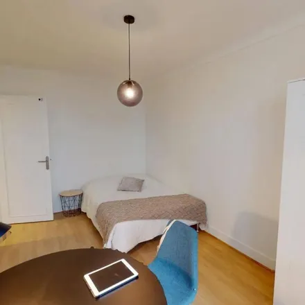 Rent this 5 bed apartment on 8 Rue de la Crèche in 75017 Paris, France