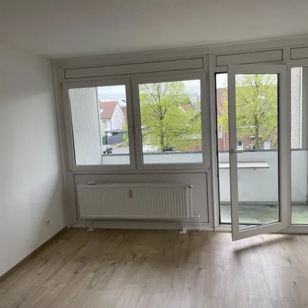 Rent this 3 bed apartment on Lindenstraße 12 in 59071 Hamm, Germany