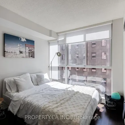 Image 6 - Conservatory Tower, Hayter Street, Old Toronto, ON M5G 2J9, Canada - Apartment for rent